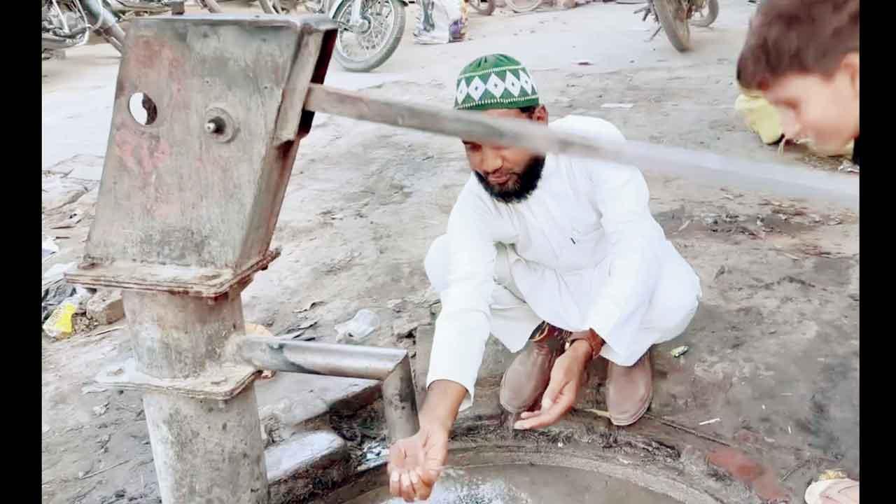 ઉત્તર પ્રદેશના આ ગામના નળ અને હૅન્ડપમ્પમાંથી નીકળે છે ઊકળતું પાણી