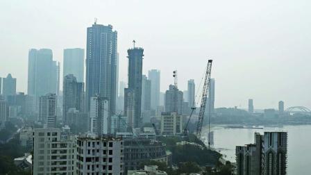 મુંબઈમાં ગઈ કાલે સ્મૉગ છવાયેલું જોવા મળ્યું હતું.તસવીરઃ આશિષ રાજે  