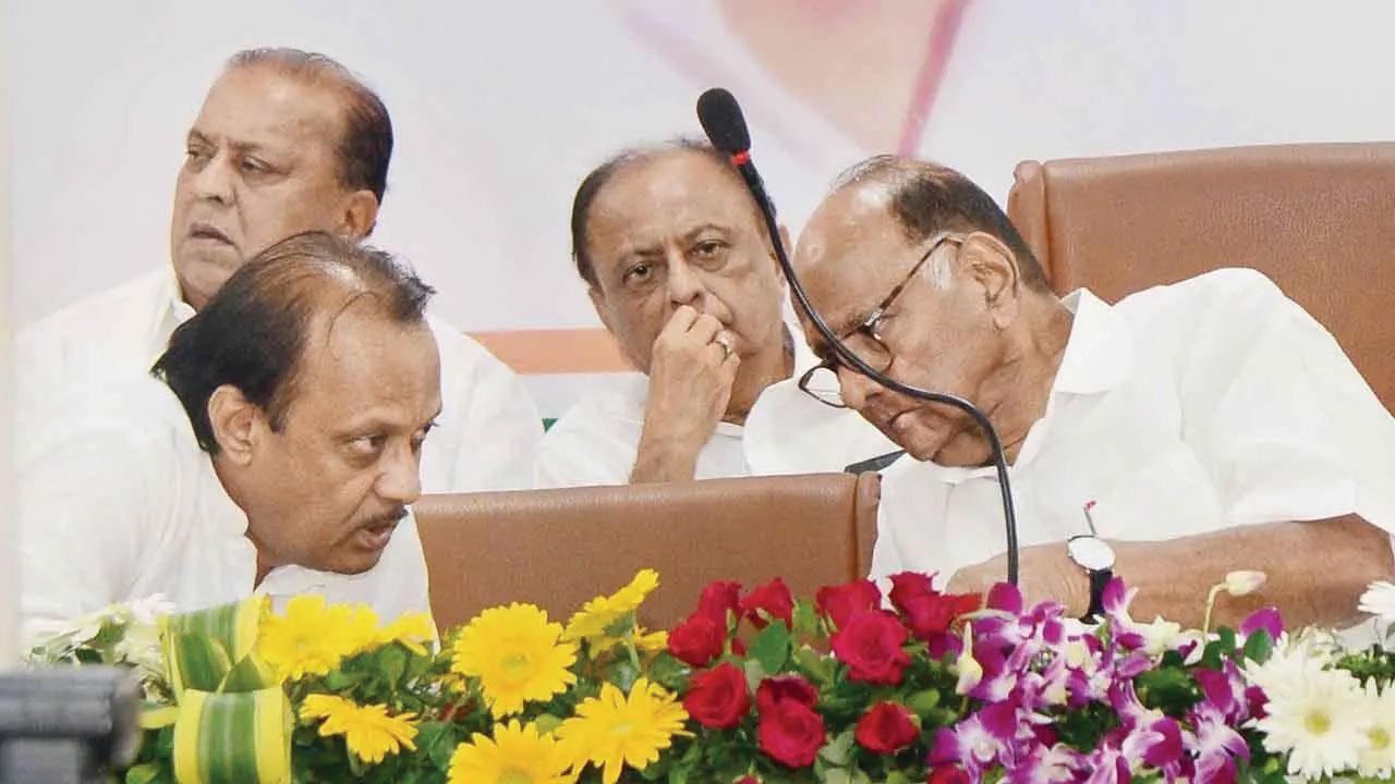 અજીત પવાર અને શરદ પવાર 