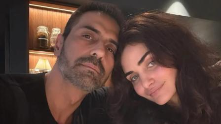 અર્જુન રામપાલે અને ગેબ્રિએલા ડેમેટ્રિએડ્સ ફાઇલ તસવીર (સૌજન્ય: મિડ-ડે)