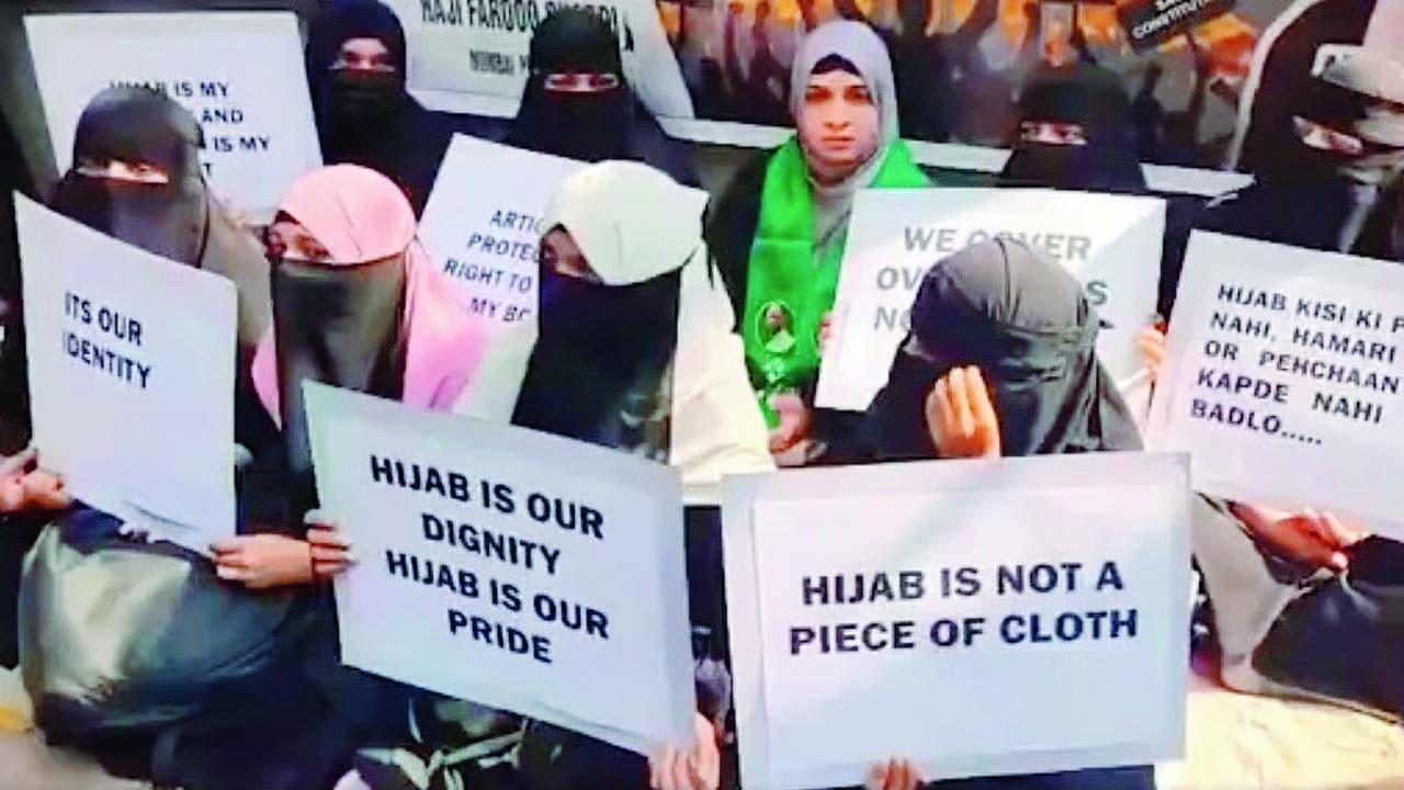 ગોરેગામના વિવેક વિદ્યાલયમાં બુરખાબૅન સામે વિદ્યાર્થિનીઓ ભૂખહડતાળ પર ઊતરી