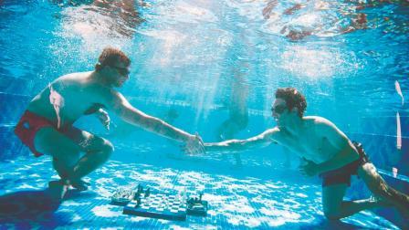 અન્ડરવૉટર ચેસનો રોમાંચ