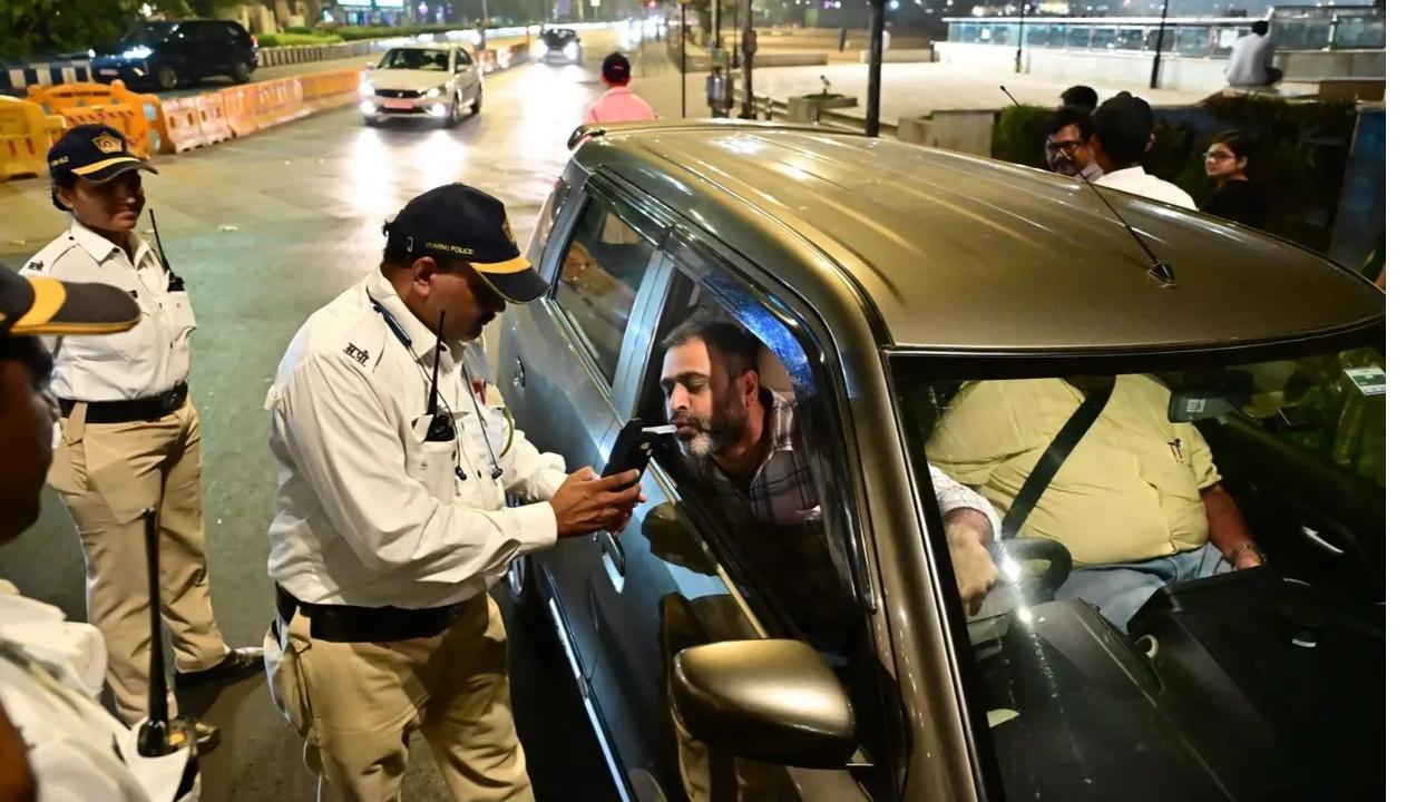 પ્રતીકાત્મક તસવીર (સૌજન્ય: મિડ-ડે)