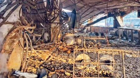 બળીને ખાખ થઈ ગયેલી નાઇટ-ક્લબનો કાટમાળ.