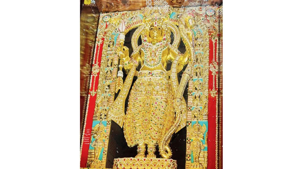 ભવ્ય રામ લલાની સોનાની મૂર્તિ