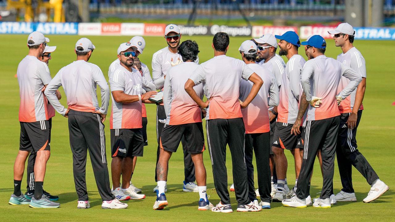 ગઈ કાલે કટકના મેદાનમાં જંગ માટેની તૈયારી કરવા ઊતરેલી ભારતીય ટીમ