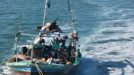 ભારતીય કૉસ્ટ ગાર્ડે ગુજરાતમાં પાકિસ્તાની માછીમારોને પકડ્યા (તસવીર સૌજન્ય: સોશિયલ મીડિયા) 