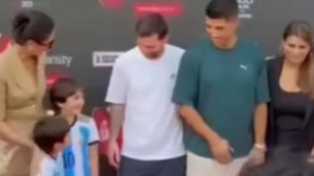 વાયરલ વીડિયોનો સ્ક્રીનગ્રૅબ (તસવીર સૌજન્ય: સોશિયલ મીડિયા) 