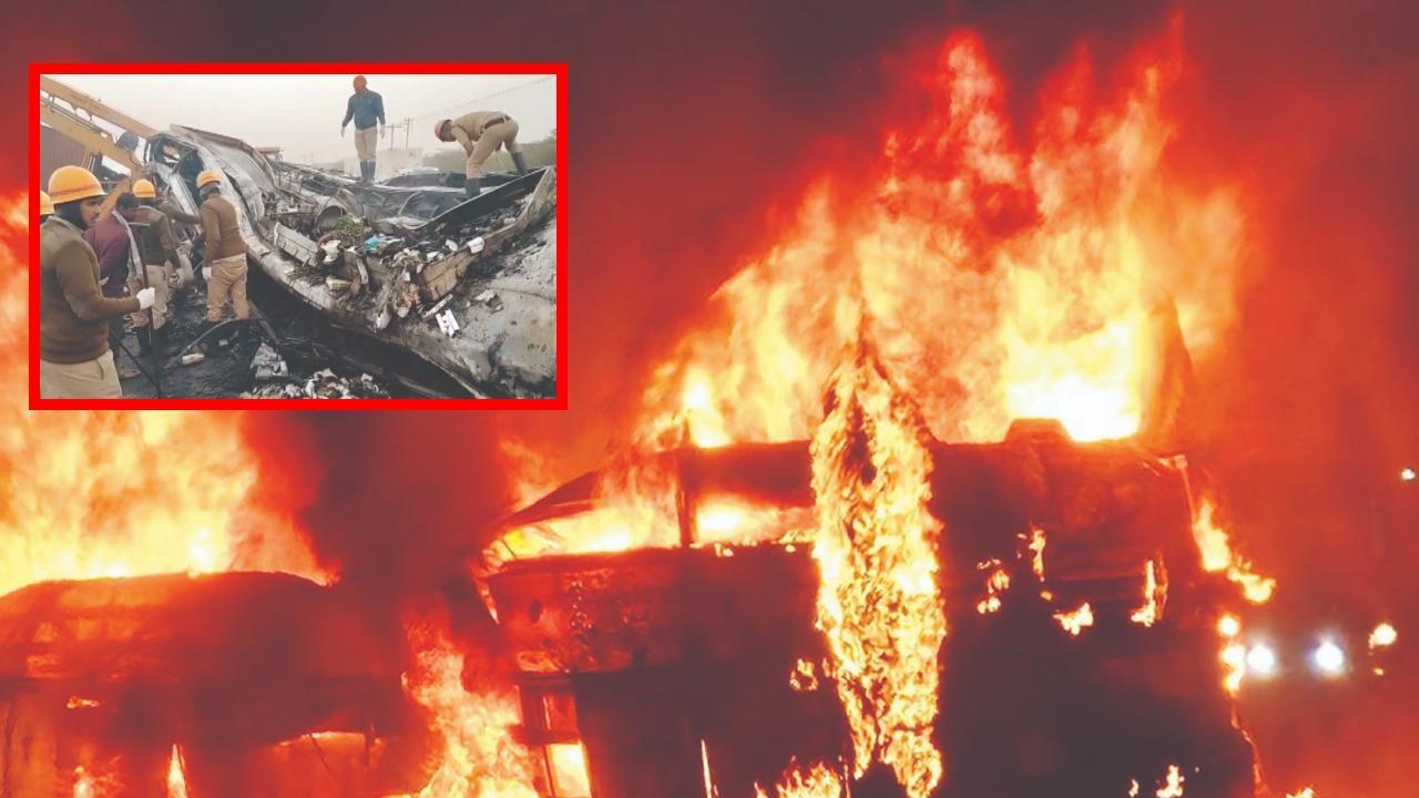 સ્લીપર બસ સાથે લૉરી અથડાઈ એ પછી બસમાં આગ લાગી ગઈ હતી.