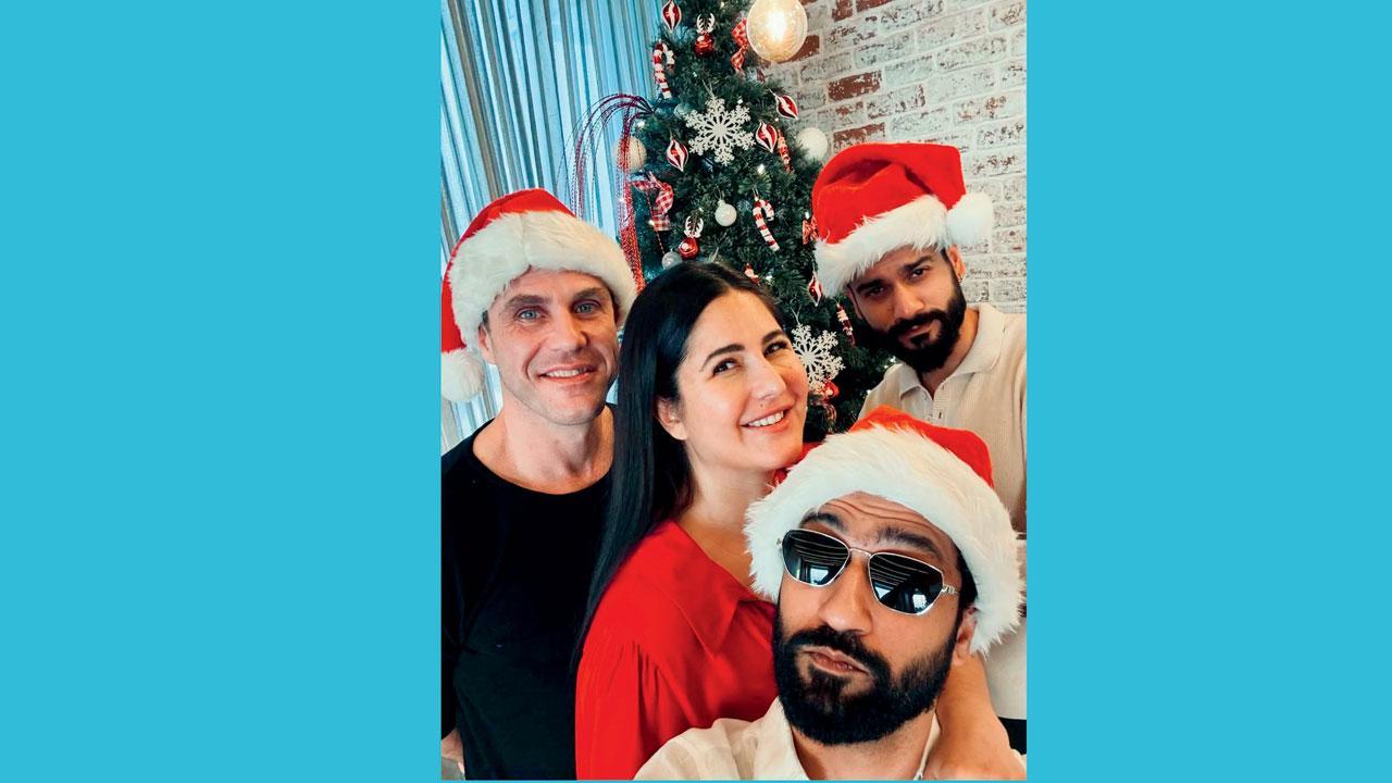  લાલ રંગના આઉટફિટમાં કૅટરિના બહુ સુંદર દેખાય છે. 