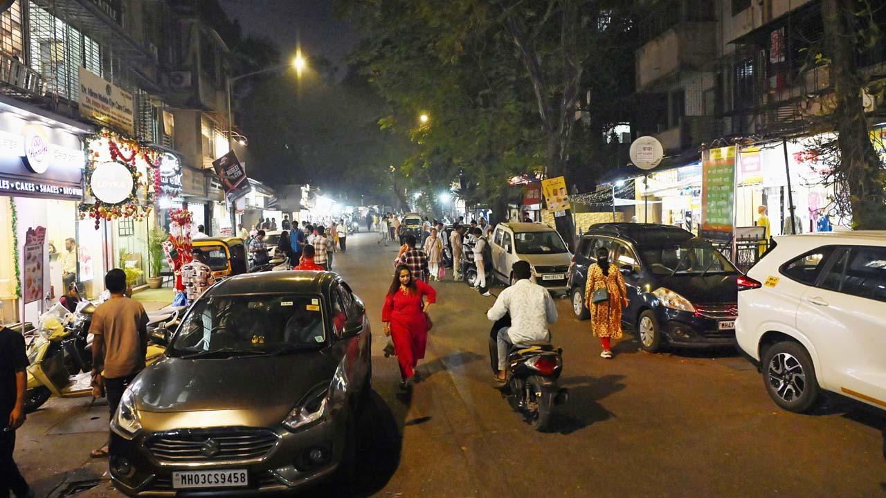 ગઈ કાલે સાંજના ફેરિયામુક્ત વલ્લભબાગ લેન. તસવીરો : સૈયદ સમીર અબેદી