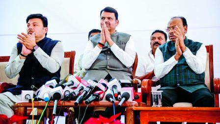 પ્રેસ-કૉન્ફરન્સને સંબોધતા દેવેન્દ્ર ફડણવીસ