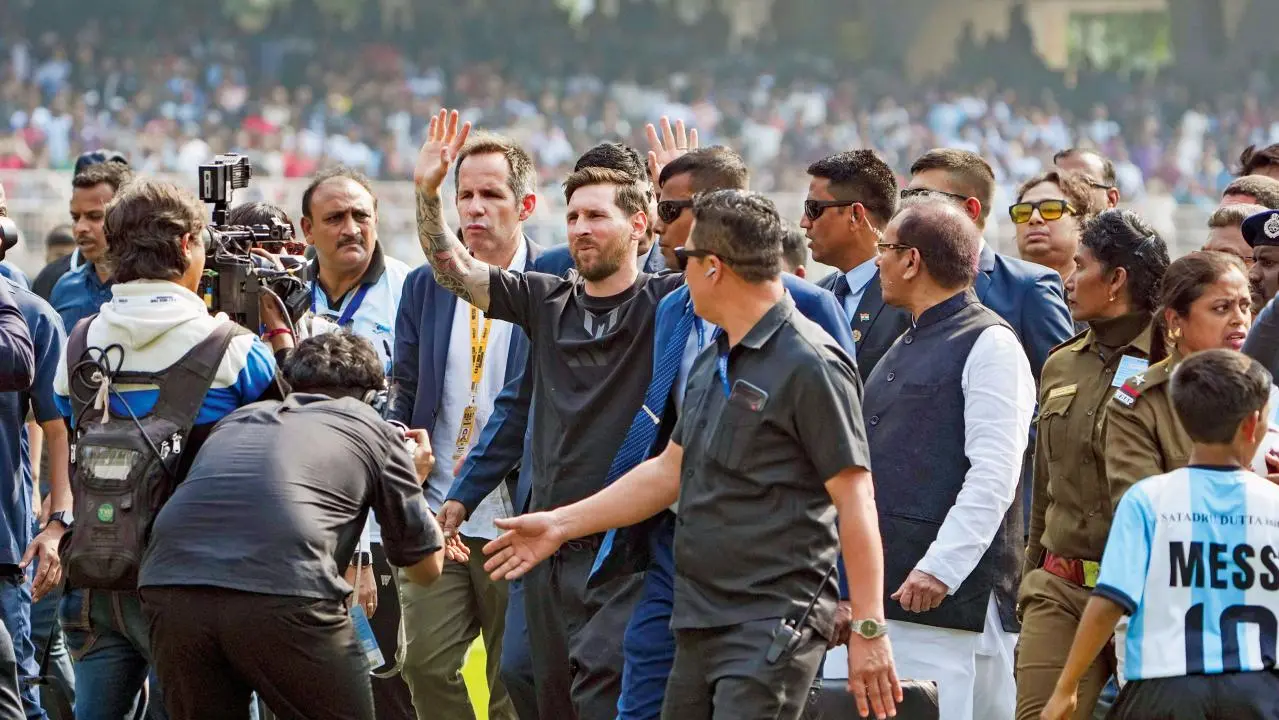 હજારો રૂપિયાની ટિકિટ લઈને કલાકો રાહ જોનાર મેસી-ફૅન્સ સાથે થયો ઇમોશનલ સ્કૅમ