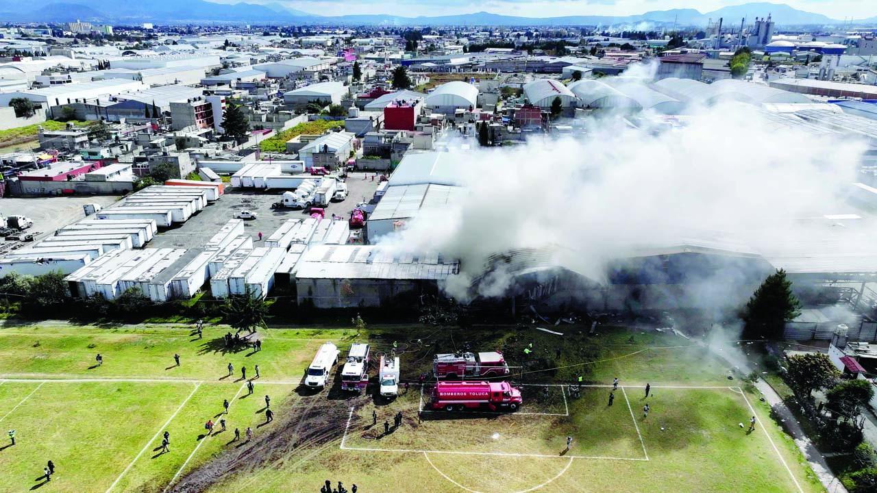 વિમાન ઇમર્જન્સી લૅન્ડિંગનો પ્રયાસ કરતી વખતે ક્રૅશ થયું