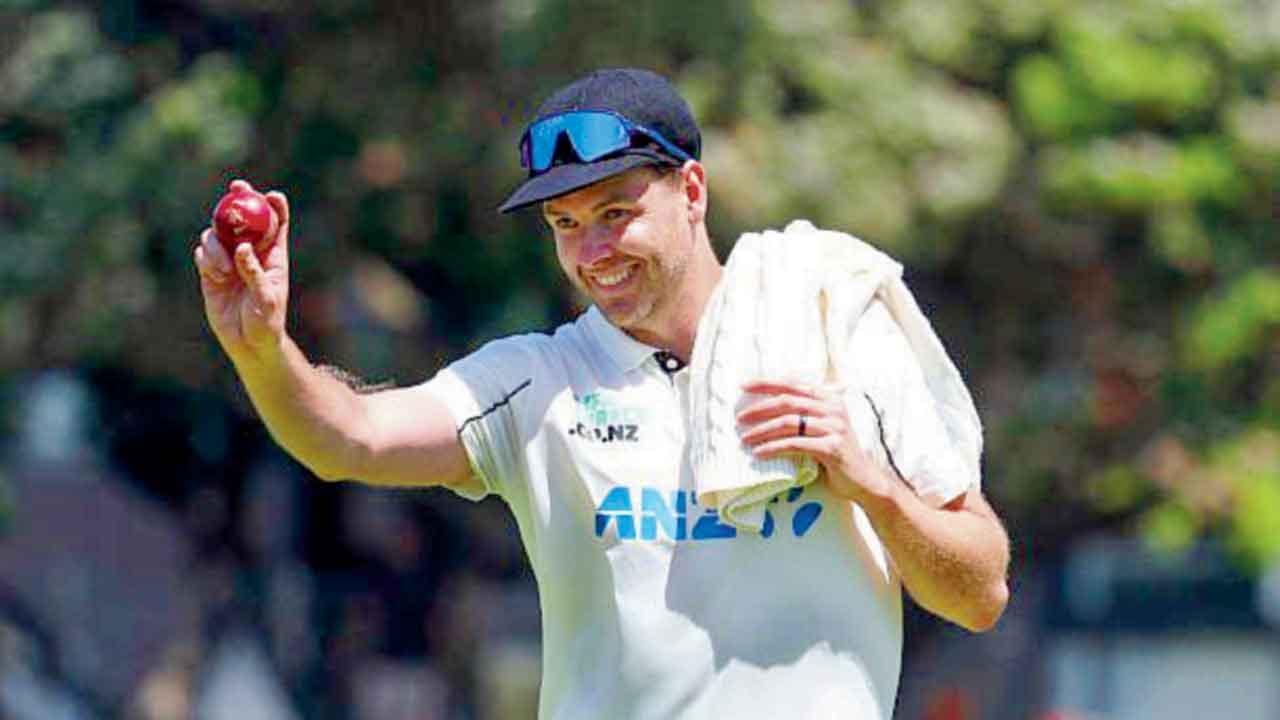 ન્યુ ઝીલૅન્ડના ફાસ્ટ બોલર જેકબ ડફીએ બીજી ઇનિંગ્સમાં ૩૮ રન આપીને પાંચ વિકેટ લીધી હતી.