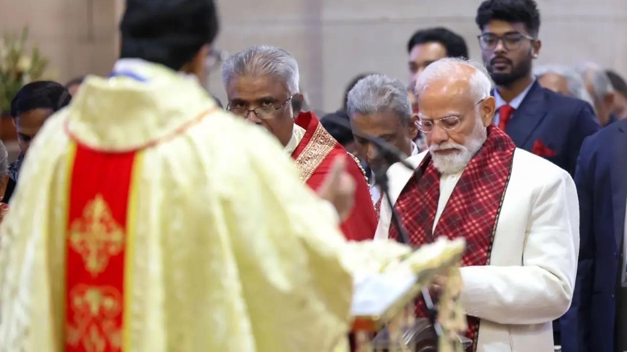 પીએમ નરેન્દ્ર મોદીનું ક્રિસમસ સેલિબ્રેશન, દિલ્હીના ચર્ચમાં કરી પ્રેયર (તસવીર સૌજન્યઃ એક્સ)