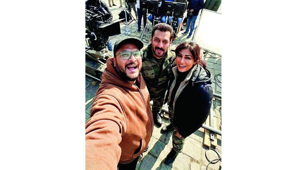 સલમાન અને ચિત્રાંગદા બન્ને સેનાની વર્દીમાં જોવા મળી રહ્યાં છે