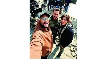 સલમાન અને ચિત્રાંગદા બન્ને સેનાની વર્દીમાં જોવા મળી રહ્યાં છે