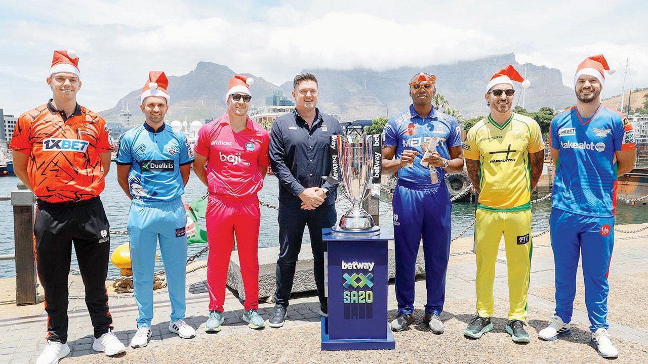 ટ્રોફી સાથેના કૅપ્ટન્સ ફોટોશૂટમાં પણ જોવા મળ્યો ક્રિસમસનો રંગ