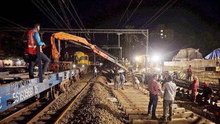 અપ અને ડાઉન સ્લો લાઇન પર બોરીવલી ખાતે ઇલેક્ટ્રૉનિક ઇન્ટરલૉકિંગ (EI) પૅનલના કમિશનિંગ માટે બ્લૉક હાથ ધરવામાં આવશે.