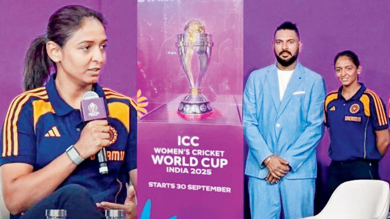 વર્લ્ડ કપ માટેની એક ICC ઇવેન્ટનો યુવરાજ સિંહ અને હરમનપ્રીત કૌરનો ફા​ઇલ ફોટો