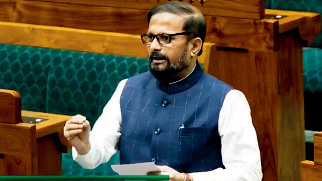 ગઈ કાલે લોકસભામાં બોલતા થાણેના સંસદસભ્ય નરેશ મ્હસ્કે.