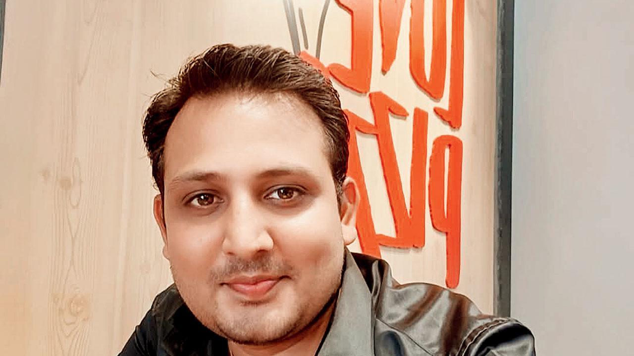 ધરપકડ કરાયેલો વિરારનો ચંદન ઠાકુર.