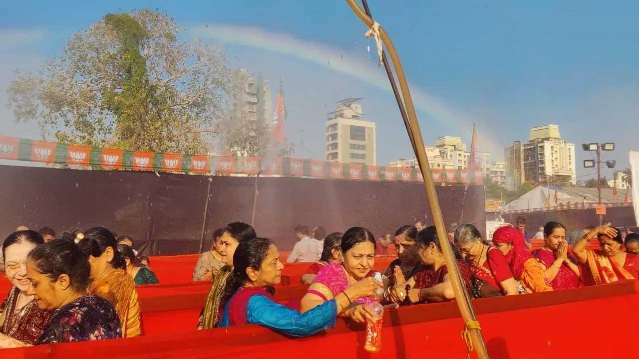 Photos: મહાશિવરાત્રિ પર મુંબઈ પહોંચ્યું ગંગા જળ, ભક્તોએ કર્યું પવિત્ર સ્નાન