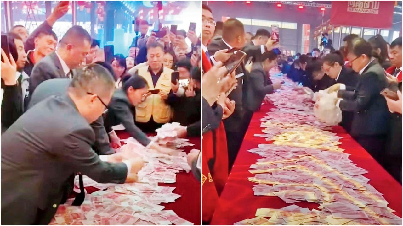 પૈસા ઉપાડતો સ્ટાફ