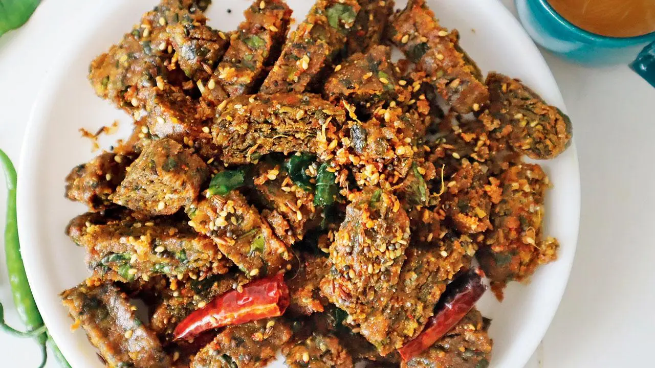 મલ્ટિગ્રેન લોટનાં અળવીનાં પાનનાં મૂઠિયાં