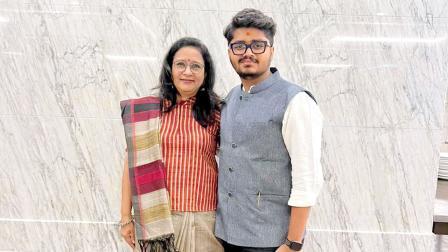 હિના મહેતા અને તેમનો દીકરો આશિષ