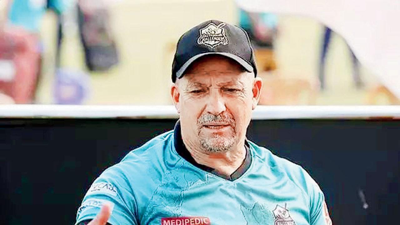 જુલિયન વુડ