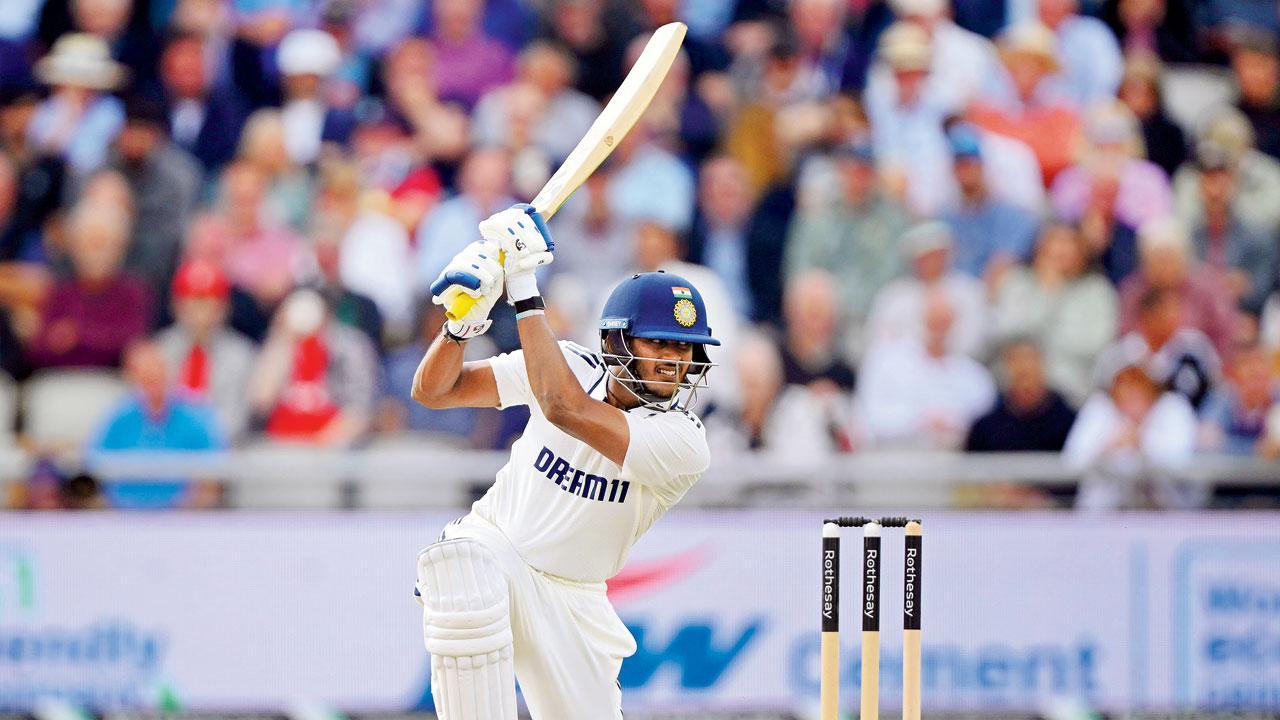 સાઈ સુદર્શને ૬૧ રન સાથે ટેસ્ટ કરીઅરની પહેલી હાફ સેન્ચુરી ફટકારી હતી.