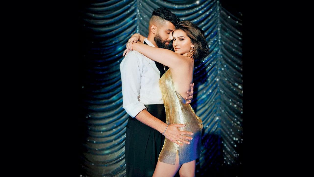 એ.પી. ઢિલ્લોં અને તારા સુતરિયા