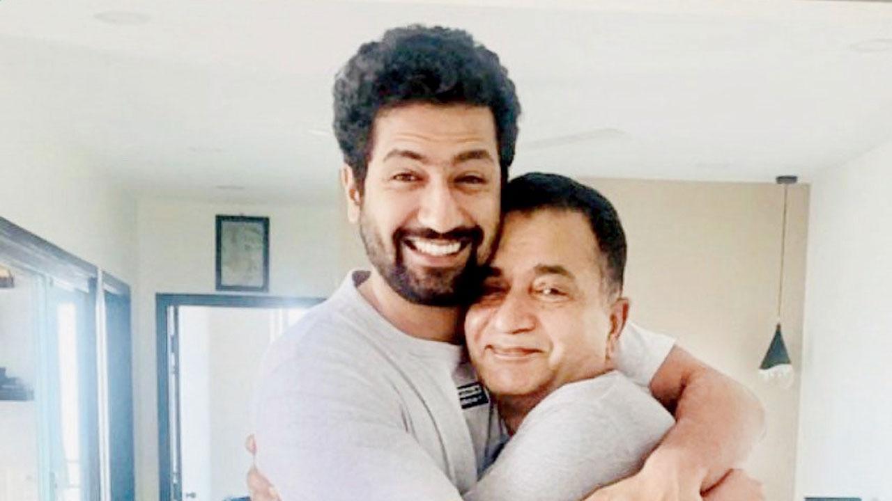 વિકી કૌશલ અને પિતા શામ કૌશલ