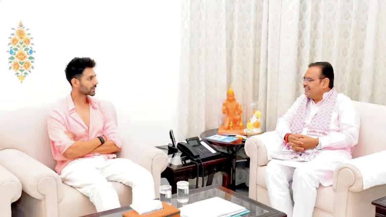 કાર્તિક આર્યન રાજસ્થાનના મુખ્ય પ્રધાન ભજનલાલ શર્મા સાથે મુલાકાતે ગયો હતો