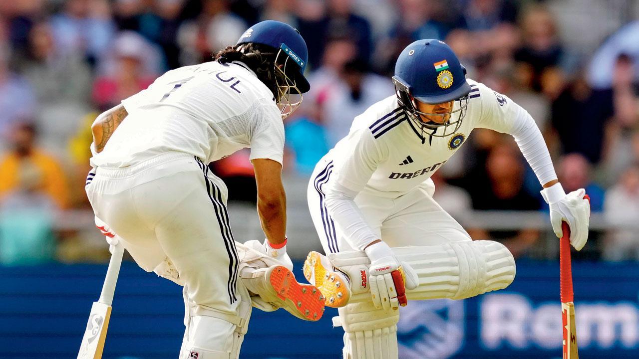 ૩૭૭ બૉલમાં ૧૭૪ રનની ભાગીદારી કરી શુભમન ગિલ અને કે. એલ. રાહુલે ચોથા દિવસે જબરદસ્ત વાપસી કરાવી આપી, બે સેશન સુધી પિચ પર ટકી રહેલા બન્ને સ્ટ્રેચિંગ કરતા જોવા મળ્યા.