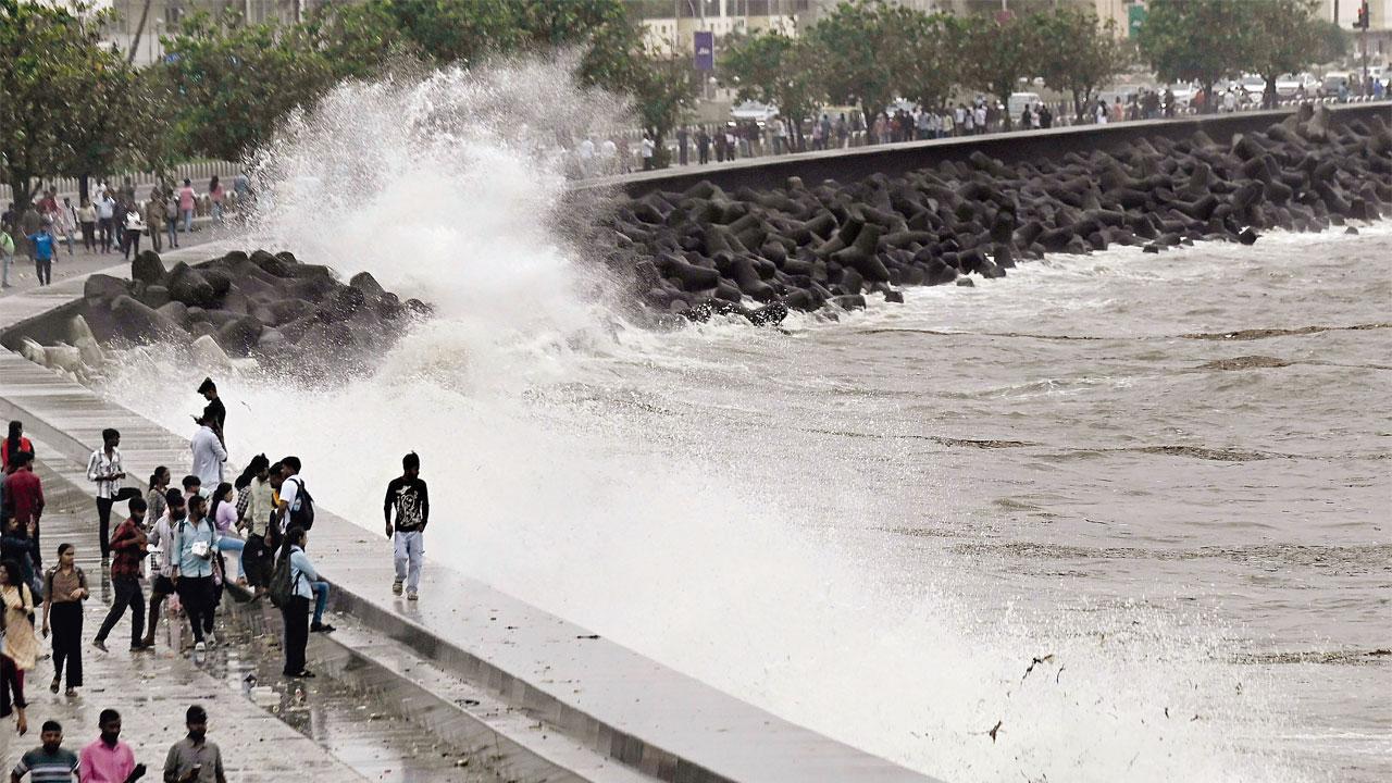 મરીન ડ્રાઈવ (તસવીર- આશિષ રાજે)