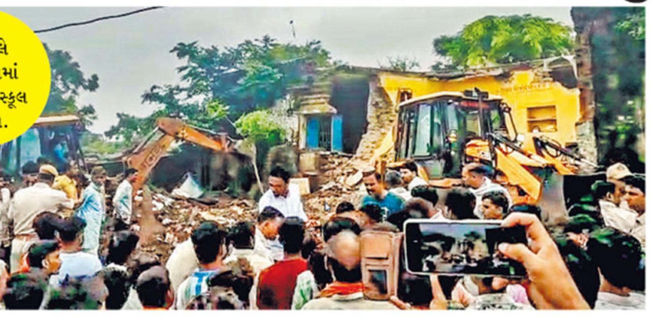 ગઈ કાલે રાજસ્થાનમાં તૂટી પડેલું સ્કૂલ બિલ્ડિંગ.