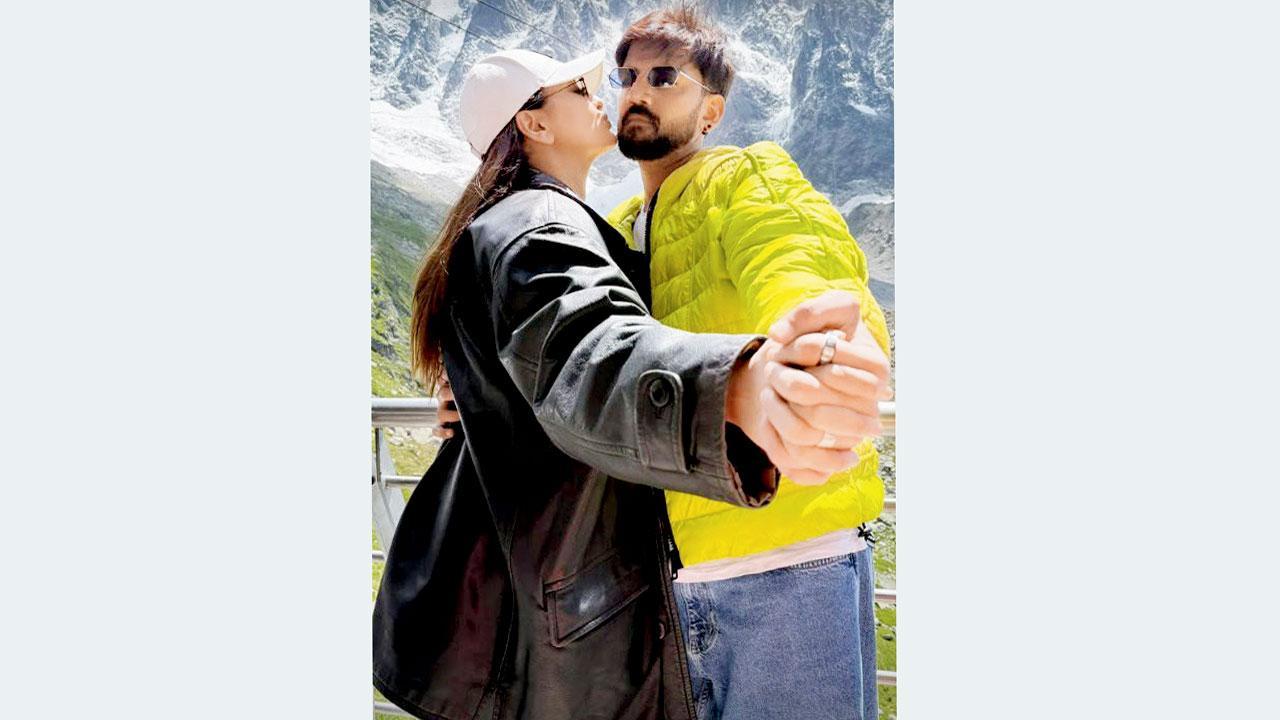 સોનાક્ષી અને તેનો પતિ ઝહીર ઇકબાલ