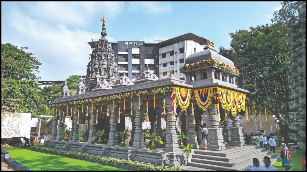 બહારથી તુળજા ભવાની માતાનું મંદિર કંઈક આવું દેખાય છે (તસવીર સૌજન્ય: સતેજ શિંદે)