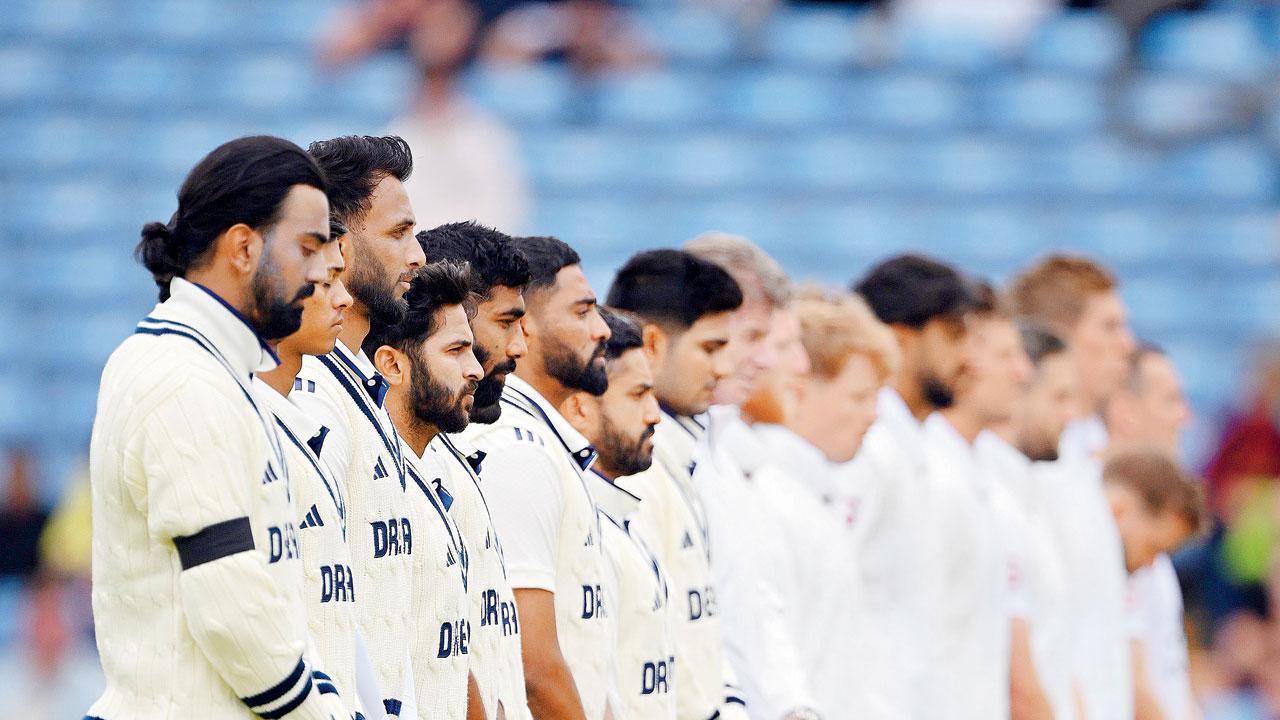 ગઈ કાલે ઇંગ્લૅન્ડમાં ભારતીય વિમેન્સ ટીમ અને અન્ડર-19 મેન્સ ટીમ  વૉર્મ-અપ મૅચમાં જ્યારે સિનિયર મેન્સ ટીમ પહેલી ટેસ્ટ-મૅચ દરમ્યાન દિલીપ દોશીના સન્માનમાં કાળી પટ્ટી બાંધીને રમવા ઊતરી હતી.