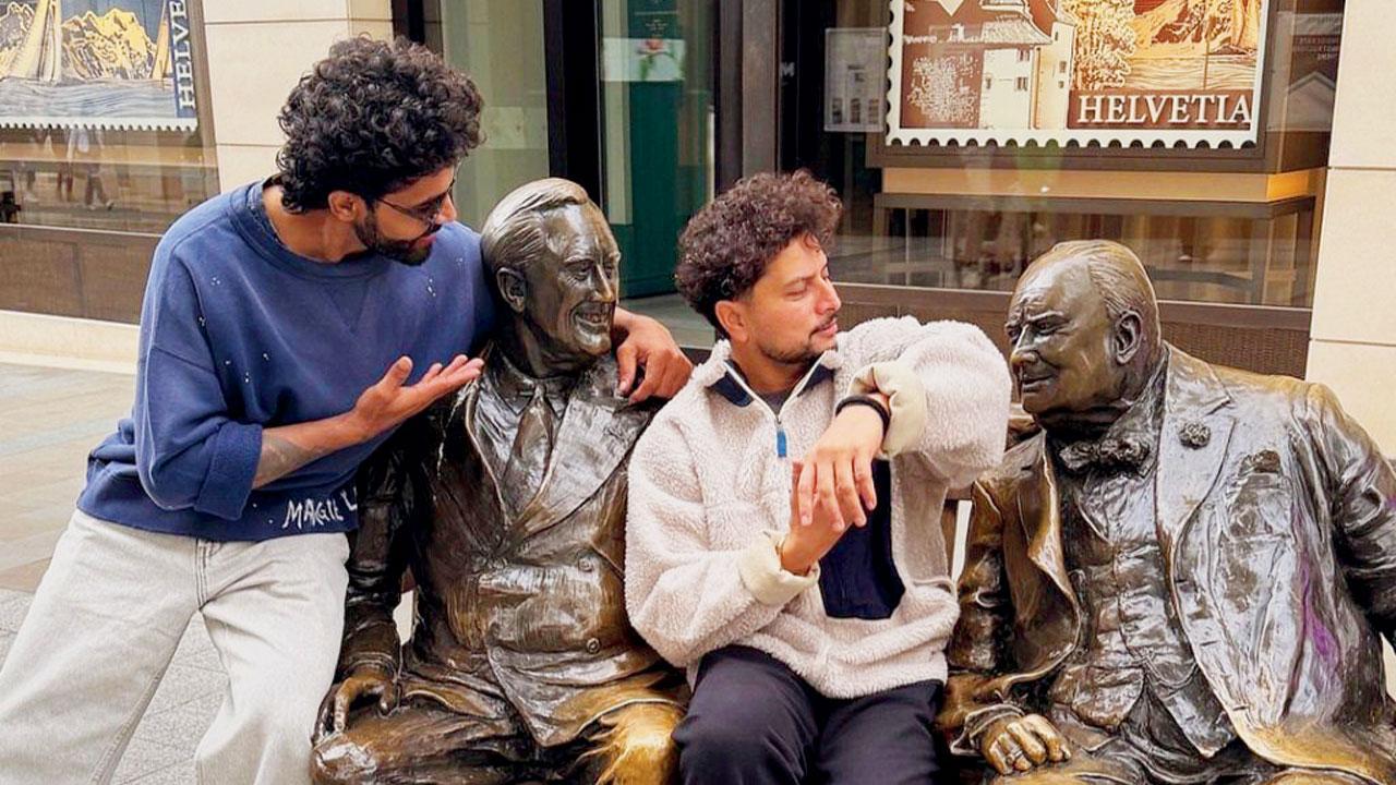 લંડનમાં બ્રેકના સમયને બરાબર એન્જૉય કરી રહ્યા છે ભારતીય સ્પિનર રવીન્દ્ર જાડેજા અને કુલદીપ યાદવ.