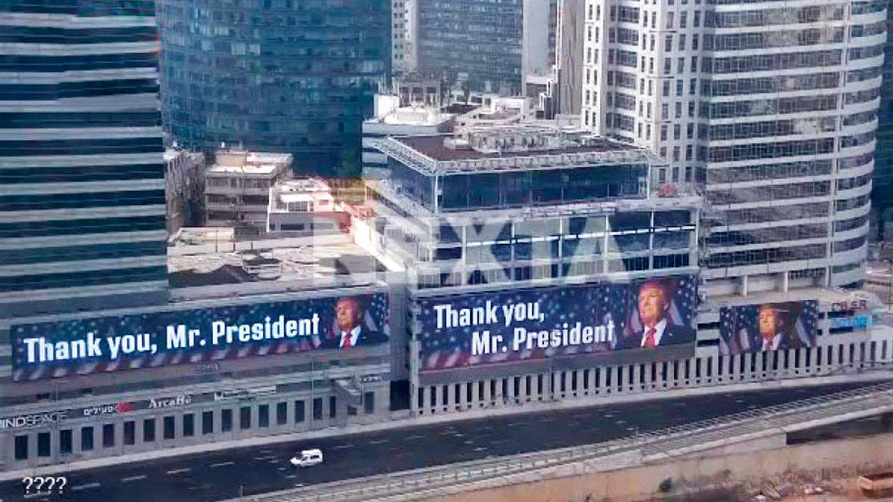 તેલ અવિવમાં લાગ્યાં ‘Thank You, Mr. President’નાં બૅનર્સ