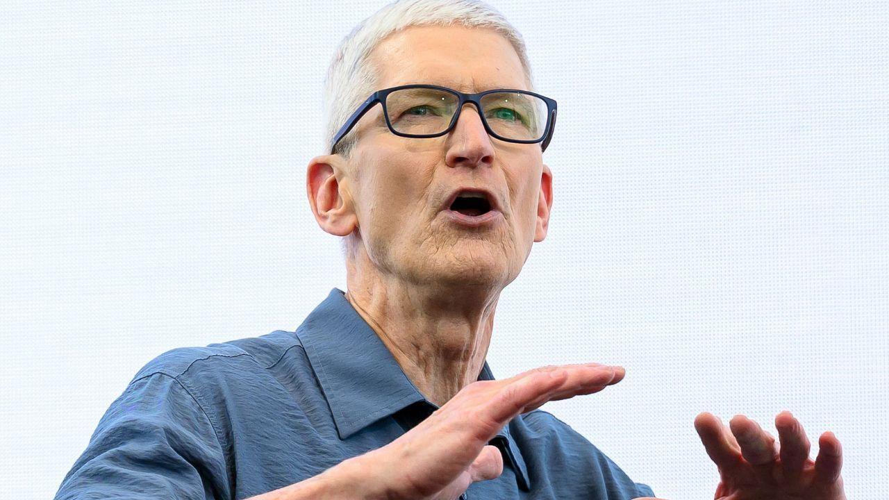 WWDC 2025: ટિમ કૂકે કેલિફોર્નિયાના એપલ પાર્કમાં iOS 26ની નવી સુવિધાઓ રજૂ કરી