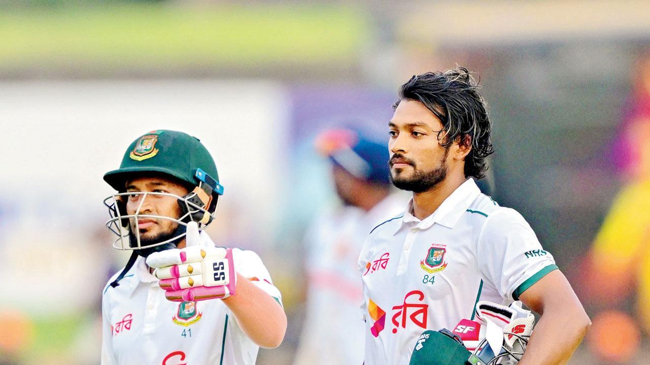 કૅપ્ટન નઝમુલ હુસેન શાન્તો અને મુશફિકુર રહીમ.