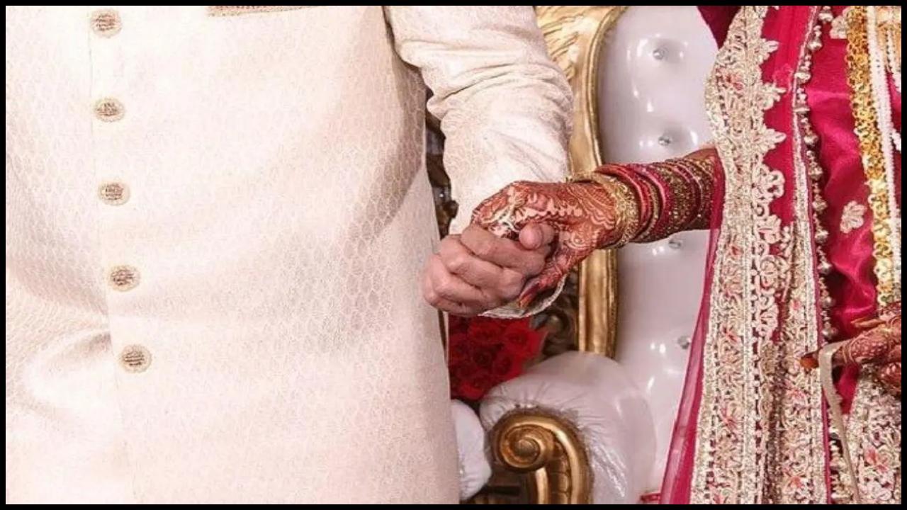 પ્રતીકાત્મક તસવીર (સૌજન્ય: મિડ-ડે)