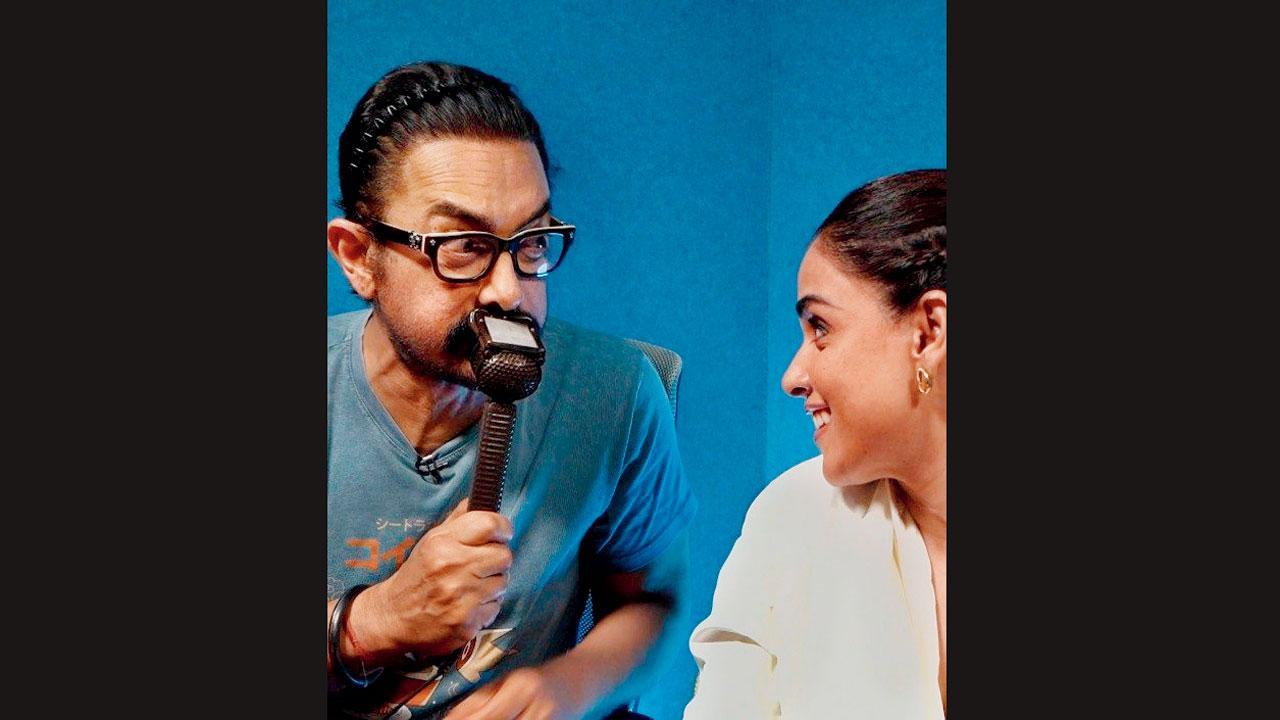 કૉમેન્ટરી બૉક્સમાં જેનિલિયા ડિસોઝા અને આમિર ખાનનું ડેબ્યુ