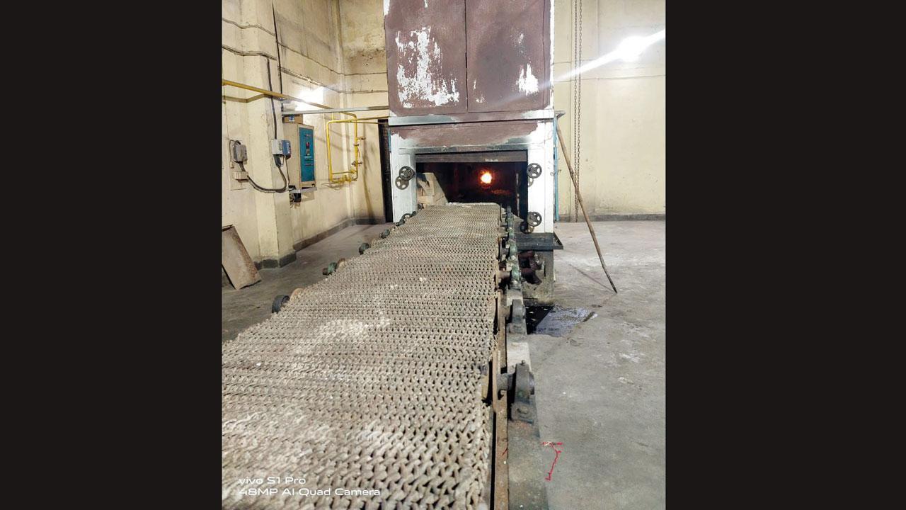 ઘાટકોપર હિન્દુ સ્મશાનભૂમિની બંધ પડેલી ગૅસ ચેમ્બર.