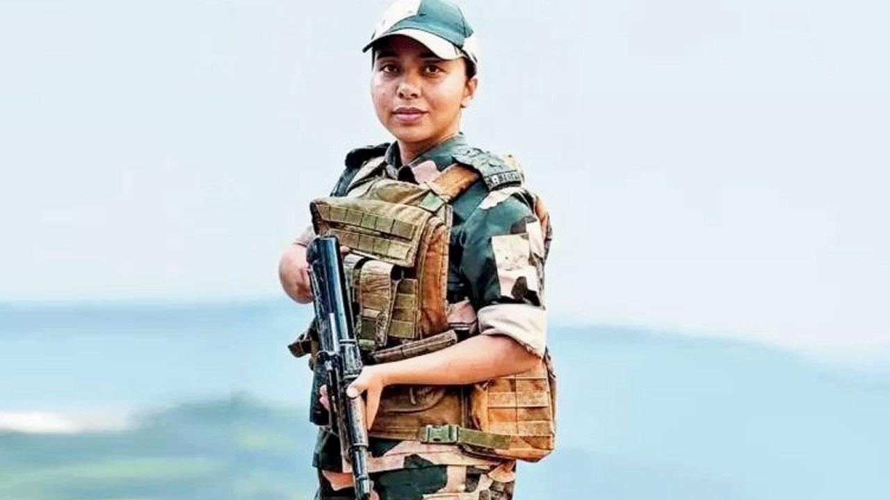 બૉર્ડર સિક્યૉરિટી ફોર્સ (BSF)નાં અસિસ્ટન્ટ કમાન્ડન્ટ નેહા ભંડારી